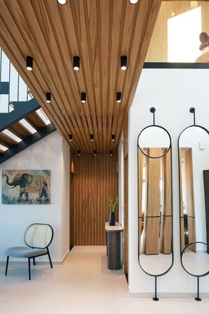 Interior - Macaw Residence, indulge yourself in rare luxury, daily housekeeping included! (Skaleta)