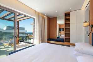 6 bedrooms, in-room safe, iron/ironing board, free WiFi - Macaw Residence, indulge yourself in rare luxury, daily housekeeping included! (Skaleta)