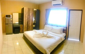 Superior Room, 1 King Bed | Free WiFi - The Luka Guesthouse and Restaurant (Patong)