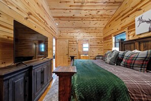 Travel crib, free WiFi, bed sheets