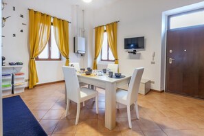 Dining - Rhome 14 Smart workers cozy apt (Rho)