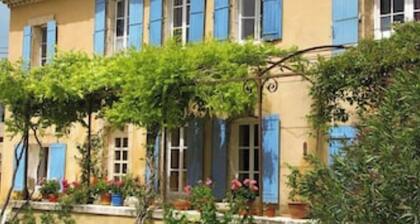 Mas in Provence for 15 people