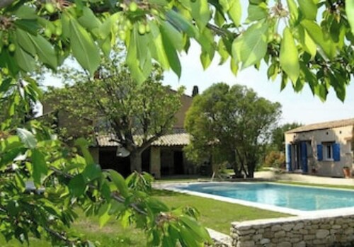 Mas in Provence for 15 people
