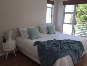 2 bedrooms, internet, bed sheets
