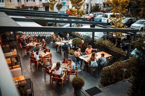 Dining - Hotel Subcarpati (Curtea De Arges)