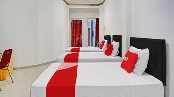 Family Room | 1 bedroom, desk, free WiFi, bed sheets