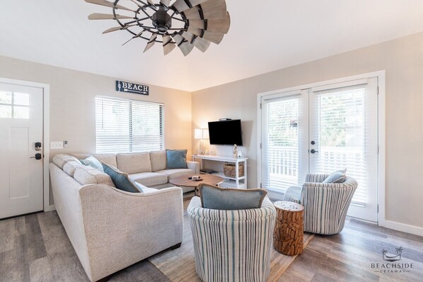 Fernseher, Tischtennisplatte