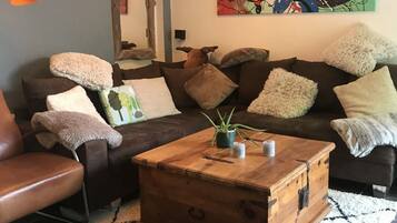 Smart-TV, Kamin, DVD-Player