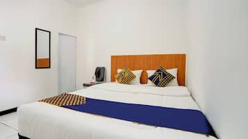 Basic Double Room | Free WiFi, bed sheets