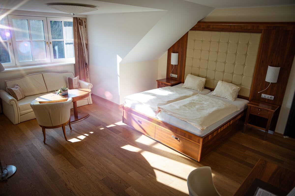 In-room safe, desk, laptop workspace, free WiFi