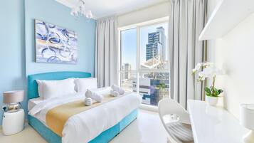 Deluxe 2BR Apartment plus maids room | Coffres-forts dans les chambres, bureau, fer et planche à repasser