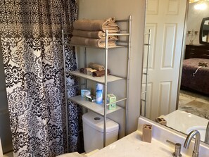 Haartrockner, Handtücher, Seife