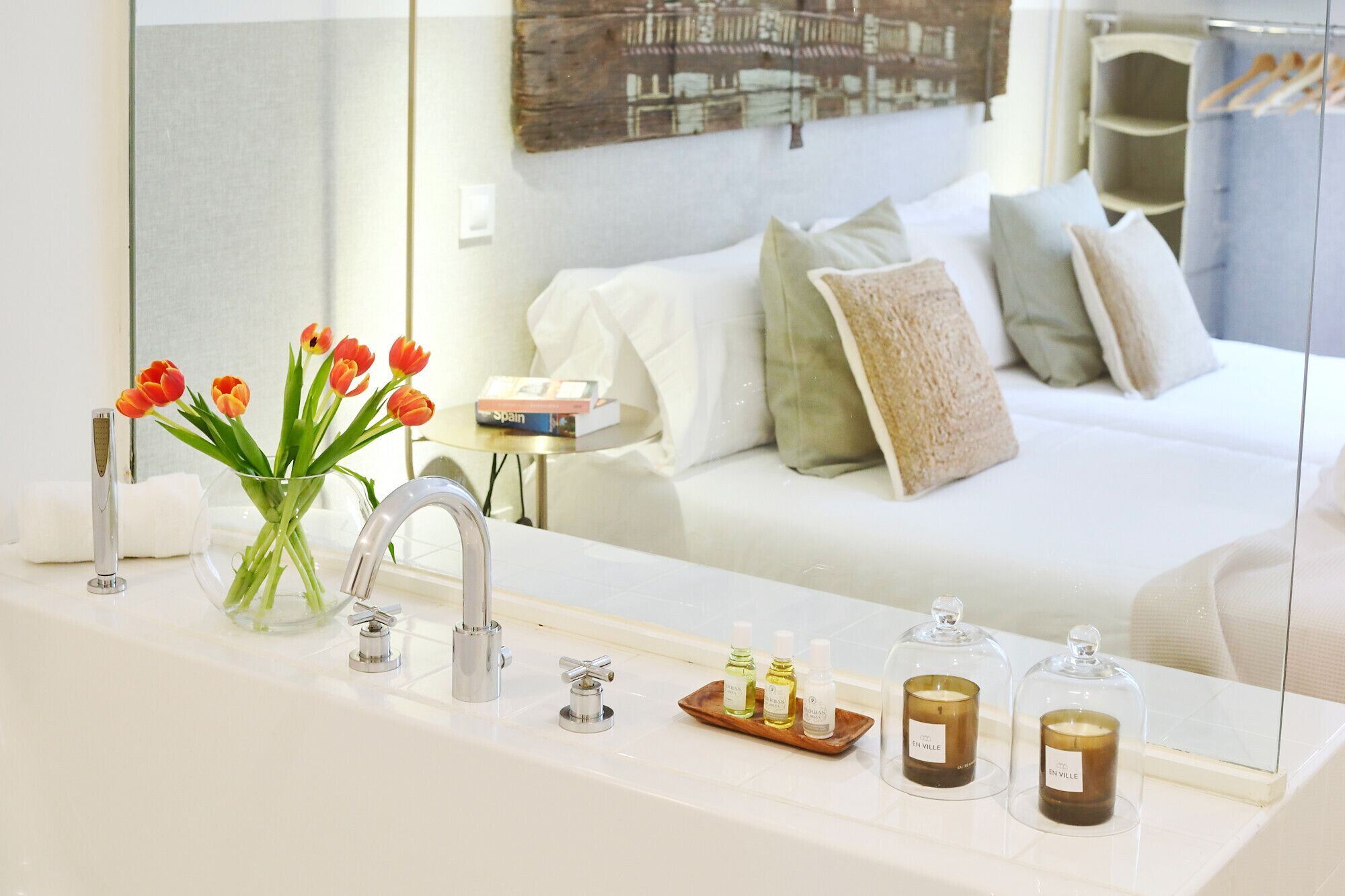 3 slaapkamers, een kluis op de kamer, een strijkplank/strijkijzer