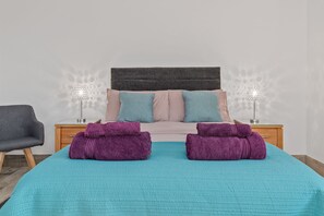 1 bedroom, iron/ironing board, travel cot, free WiFi - "Grassholm" Sea View Cottage with Hot Tub - Dog Friendly (Haverfordwest)