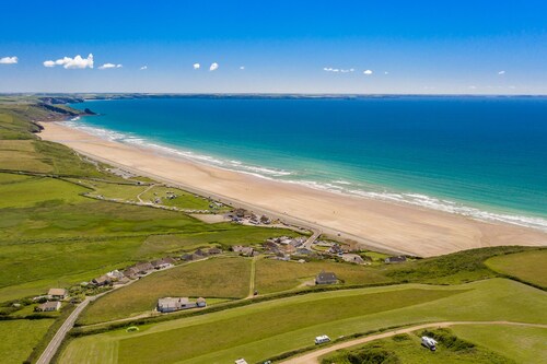 "Grassholm" Sea View Cottage with Hot Tub - Dog Friendly