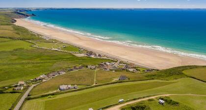 "Grassholm" Sea View Cottage with Hot Tub - Dog Friendly