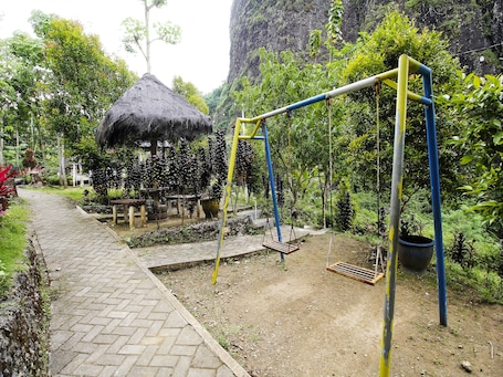 Ökotouren. Hotel O Desa Wisata Tebing Lingga