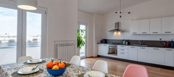 LuxusP4T 3 bedroom, Sauna, tennis court and pool