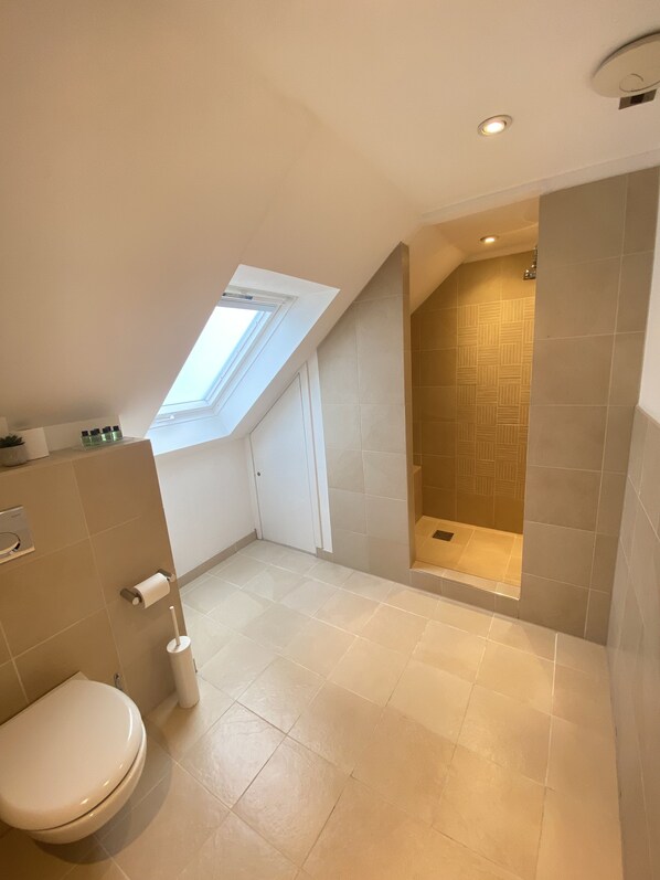 Bathroom - My-Canning Street Apartments (Edinburgh)