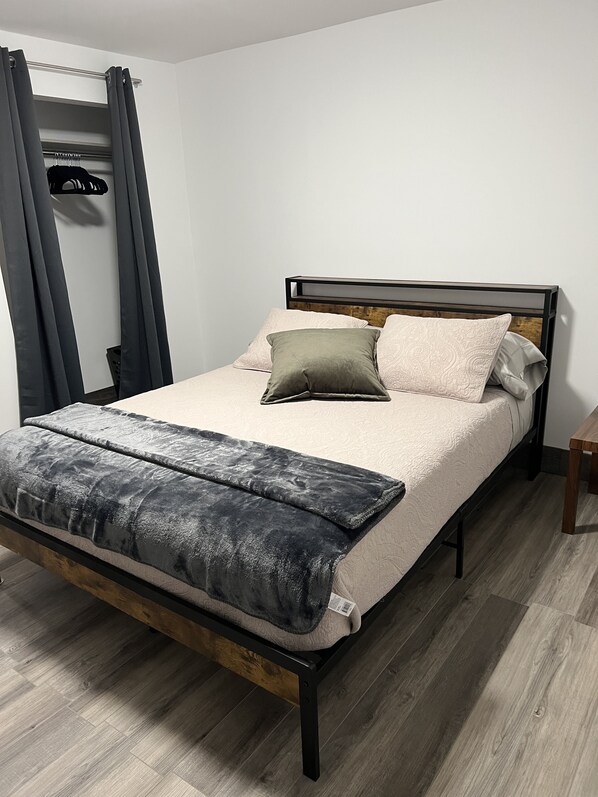 1 室のベッドルーム、WiFi