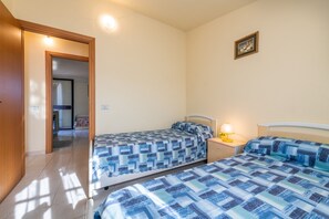 2 bedrooms, bed sheets