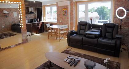 Mini cinema & movie studio with PS5