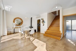 Dining - Lagos Beach Pool Villa Holiday Home with Private Pool, Wi-Fi and Air Conditioning (Lagos)