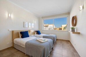 3 bedrooms, iron/ironing board, free WiFi, bed sheets - Lagos Beach Pool Villa Holiday Home with Private Pool, Wi-Fi and Air Conditioning (Lagos)