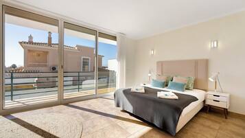3 bedrooms, iron/ironing board, free WiFi, bed sheets