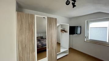 2 bedrooms, free WiFi, bed sheets