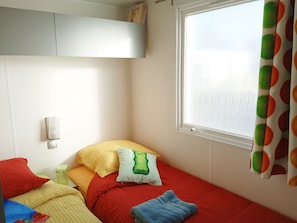 3 bedrooms, iron/ironing board, travel cot, free WiFi