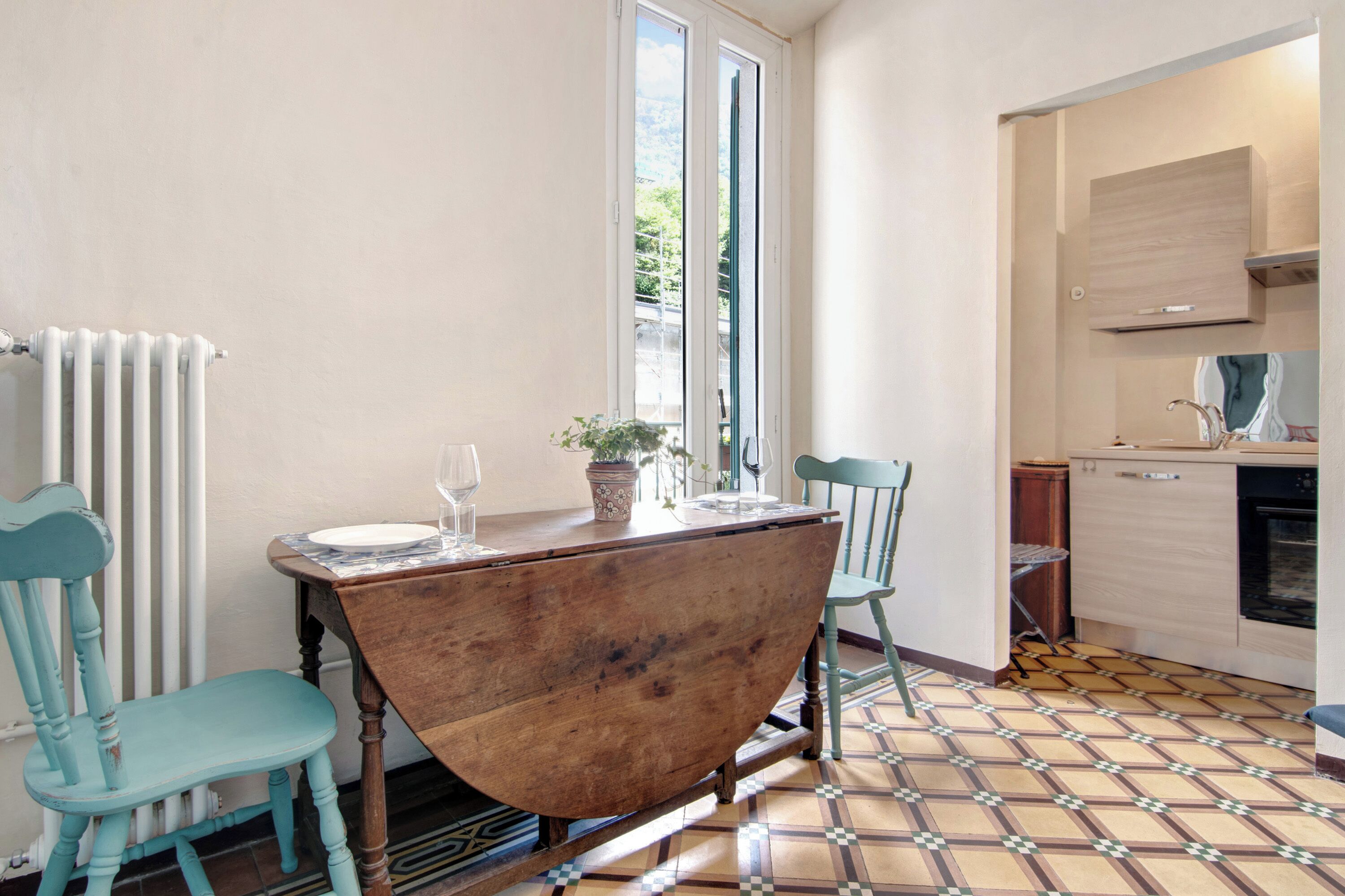 Kühlschrank, Ofen, Herdplatte, Wasserkocher