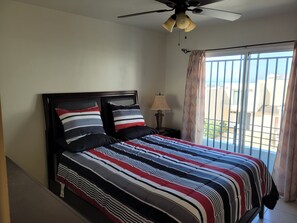 3 habitaciones, tabla de planchar con plancha y wifi gratis 