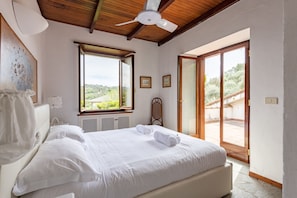 5 Schlafzimmer, Bügeleisen/Bügelbrett, kostenloses WLAN, Bettwäsche