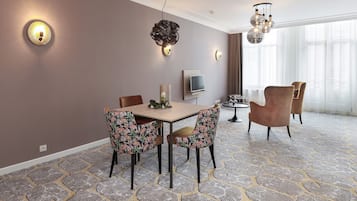 Junior studio suite | Luxe beddengoed, een kluis op de kamer, gratis wifi, beddengoed