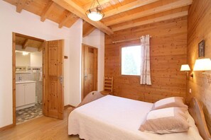 4 Schlafzimmer, Bügeleisen/Bügelbrett, Reisekinderbett, kostenloses WLAN