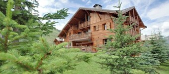 LUXURY CHALET OURS LA DIBONA
