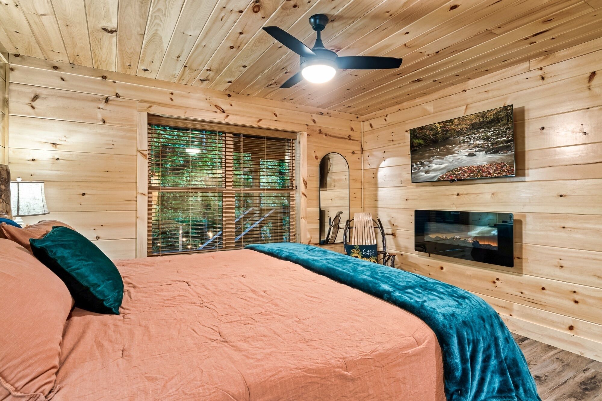 3 habitaciones, tabla de planchar con plancha y wifi gratis 