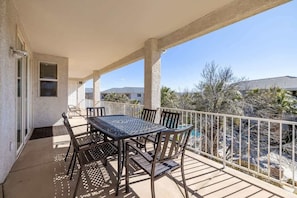 Outdoor dining - Las Palmas Resort #1714 | All-Inclusive Amenities (Saint George)