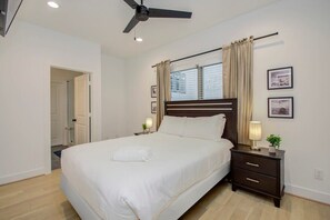 3 habitaciones, tabla de planchar con plancha, wifi y ropa de cama 