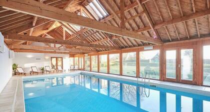 Host & Stay | Silton Hall