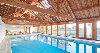 Host & Stay | Silton Hall