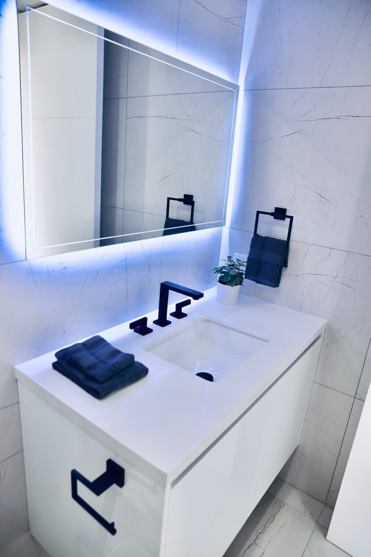 Bathtub, hair dryer, towels