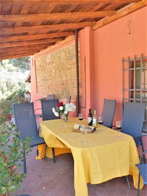 屋外ダイニングエリア