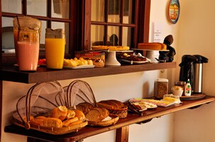 Desayuno buffet incluido todos los días 