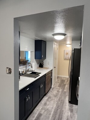 Fridge, microwave, oven, stovetop - Newly renovated condo in gated community. Private beach 2 heated pools, hot tub (St. Petersburg)