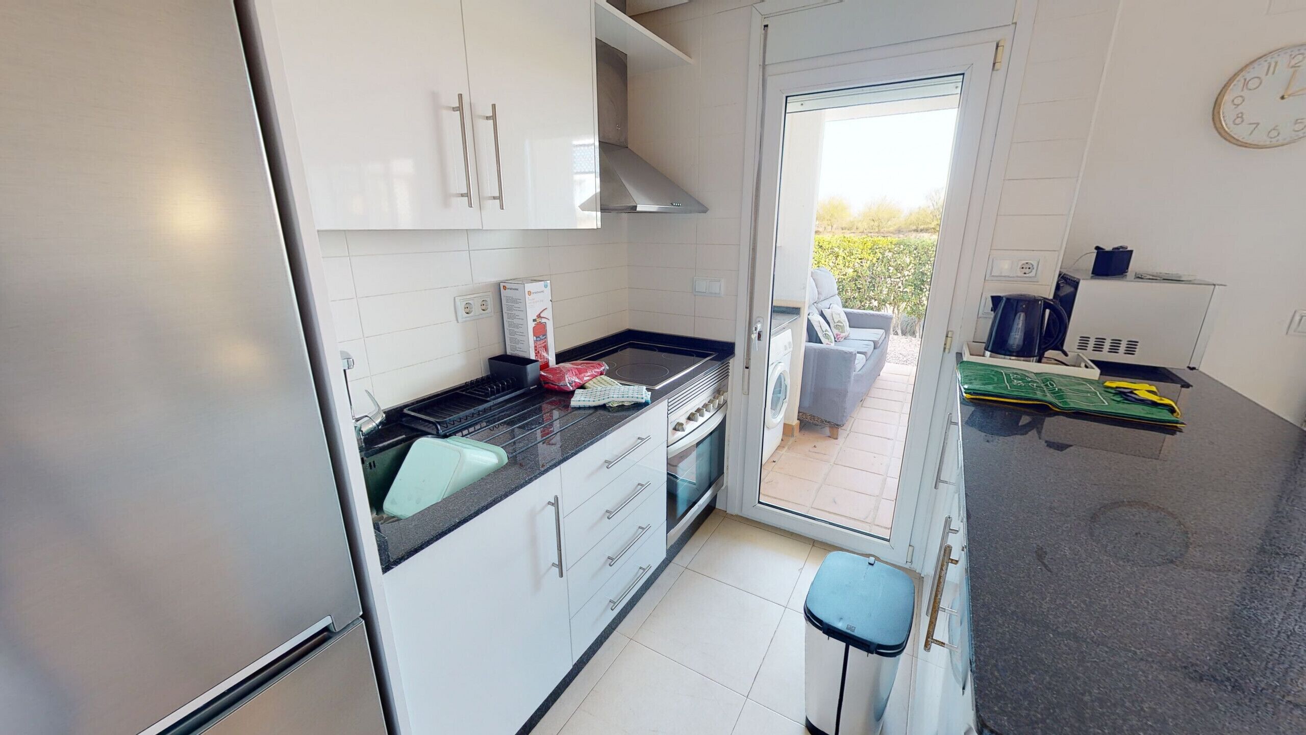 Kjøleskap, mikrobølgeovn, ovn og kaffetrakter/tekoker