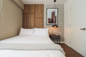 2 bedrooms, iron/ironing board, WiFi, bed sheets - w* | Dreamy 2BR with Balcony in Miraflores (Miraflores)