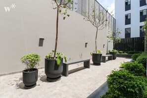 Terrace/patio - w* | Dreamy 2BR with Balcony in Miraflores (Miraflores)