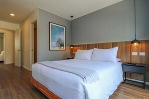 2 bedrooms, iron/ironing board, WiFi, bed sheets - w* | Dreamy 2BR with Balcony in Miraflores (Miraflores)
